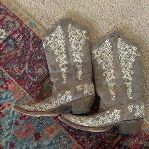 Corral woman’s western boots 8 1/2